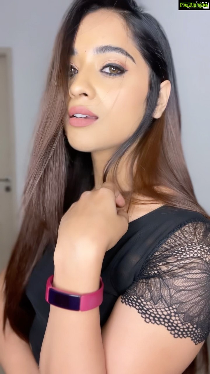 Masoom Shankar Instagram - Yes I do 🥰 MakeUp @chisellemakeupandhair Thankyou for this baby..It stayed for so long post the shoot that day😍 😘 . . . . . . . . . #maasoomshankar #masoomshankar #trendingreels #reels #selflove #selfcare