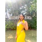 Masoom Shankar Instagram – Caption this 🌞
.
.
.
.
.
.
Saree @tanisshiii 
Blouse top @chaitanyarao_official 
Earrings @teejhindia 
Footwear @themadrastrunk 
.
.
.
.
.
.
#maasoomshankar #masoomshankar #saree #ootd #yellow #summers #potrait #shotoniphone