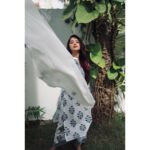 Masoom Shankar Instagram – On to better things…🤍
.
.
.
.
.

📸 @prashanth_pabbathi 

.
.
.
.
#maasoomshankar #masoomshankar #whitekurta #ootd #love #redhair #indian #simple #casualoutfit #pretty #live #peace #white #smile Chennai, India