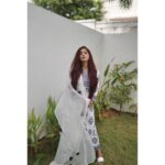 Masoom Shankar Instagram – A peaceful smile goes a long way🤍
.
.
.
.
.
Good Hair by @vsalon_education 
📸 @prashanth_pabbathi 
.
.
.
.
#maasoomshankar #masoomshankar #whitekurta #ootd #love #redhair #indian #simple #casualoutfit #pretty #live #peace #white #smile Chennai, India