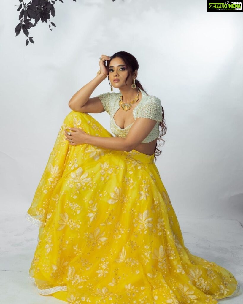 Masoom Shankar Instagram - 💛 Outfit & Styling- @studio149 Shot by- @parvathamsuhasphotography Hair and Make up-@salomirdiamond Jewellery- @thegarnet.in . . . . . . . . . . #masoomshankar #maasoom #shankar #maasoonshankarinsta #maasoominsta #celebrity #traditional #traditionalwear #ethnic #ethnicwear #picture #latestpicture #instagram #instadaily #instalike #instapic #instafashion #bollywood #celebration #bollywoodmovies #bollywoodactress #bollywoodstyle #actor #actorslife #actors #actress #actresses #bollywoodactor