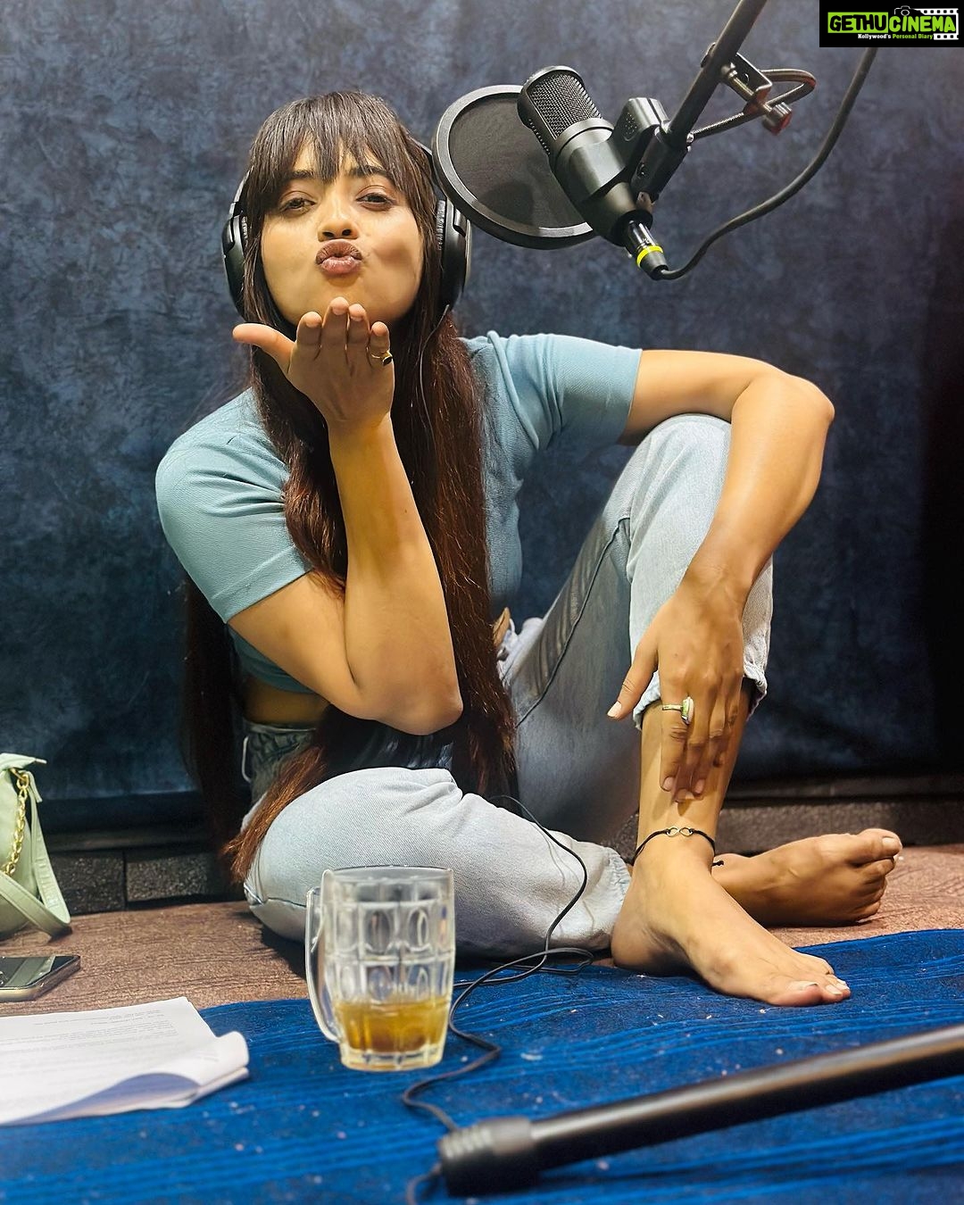 Masoom Shankar Instagram - Shades of dubbing scenes🎙️🤓 P.S. comfort first, 😝 . . . . . . . . . . . . . . . . . . . . . . . . . . . #maasoomshankar #dubbing #actorslife #blessings #grateful #newproject #detailscomingsoon #bollywood #actress #debut Chennai, India