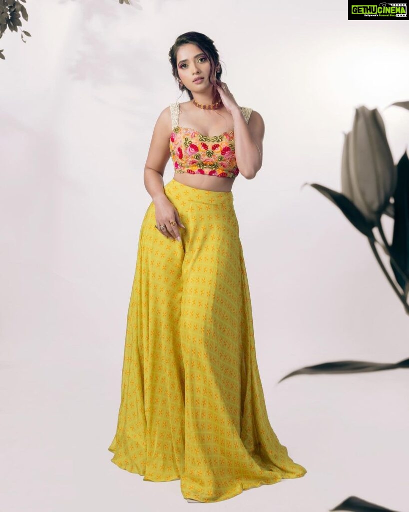 Masoom Shankar Instagram - 💛💃 Outfit & Styling- @studio149 Shot by- @parvathamsuhasphotography Hair and Make up-@salomirdiamond Jewellery- @thegarnet.in . . . . . . . . . . #masoomshankar #maasoom #shankar #maasoonshankarinsta #maasoominsta #celebrity #traditional #traditionalwear #ethnic #ethnicwear #picture #latestpicture #instagram #instadaily #instalike #instapic #instafashion #bollywood #celebration #bollywoodmovies #bollywoodactress #bollywoodstyle #actor #actorslife #actors #actress #actresses #bollywoodactor