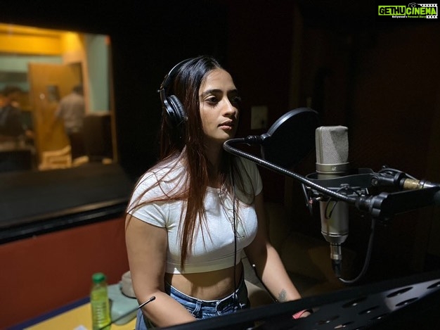 Masoom Shankar Instagram - The Human Voice is the most perfect instrument of all. 🎵🎶🎶🎶 #Dubbingscenes #newproject . . . . . . . . . #masoomshankar #maasoom #shankar #maasoonshankarinsta #maasoominsta #celebrity #instagram #instadaily #instalike #instapic #instafashion #bollywood #celebration #bollywoodmovies #bollywoodactress #bollywoodstyle #actor #actorslife #actors #actress #actresses #bollywoodactor #singing #singing🎤 #singingcover #bts #behidthescenes #artist Q Lab