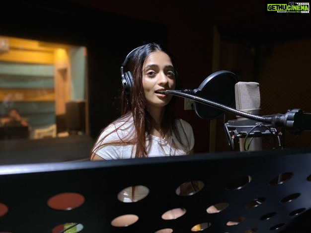 Masoom Shankar Instagram - The Human Voice is the most perfect instrument of all. 🎵🎶🎶🎶 #Dubbingscenes #newproject . . . . . . . . . #masoomshankar #maasoom #shankar #maasoonshankarinsta #maasoominsta #celebrity #instagram #instadaily #instalike #instapic #instafashion #bollywood #celebration #bollywoodmovies #bollywoodactress #bollywoodstyle #actor #actorslife #actors #actress #actresses #bollywoodactor #singing #singing🎤 #singingcover #bts #behidthescenes #artist Q Lab