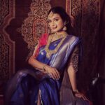 Mayuri Deshmukh Instagram - दसऱ्याच्या हार्दिक शुभेच्छा..🌸🌸🌸 Makeup & Hair:- @glamupbytamanna Photography:- @kunal_mohite_photography Styling:- @style_by_pradnyaaaaa_ Outfit:- @navinyas_handloom Drapping:- @hair_mua_by_rewati Jewellery @pramaanj