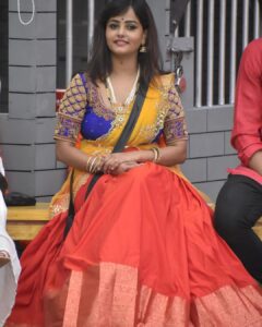 Mayuri Kyatari Instagram - Festival looks❤️🥰 

Costume: @rentyourlook_by_chandangowda 
Jewels: @beadedtreasuresjewelry 
Designer: @chandangowda_official 

Save Mayuri Kyatari
Vote on voot to save Mayuri Kyatari
 download Voot app
ನಿಮ್ಮ ನೆಚ್ಚಿನ Contestant ಮಯೂರಿ ಕ್ಯಾತರಿ ಅವರನ್ನು ಸೇವ್ ಮಾಡಲು Voot app download ಮಾಡಿ!

#ಬಿಬಿಕೆ9  ದ ಬಿಗ್ ಬಾಸ್ ಸೀಸನ್ 9 ಪ್ರತಿ ರಾತ್ರಿ 9.30 ಕ್ಕೆ 
#bbk9official #bbk9 #bigbosskannada #ಬಿಗ್ ಬಾಸ್ ಕನ್ನಡ 9 #colorskannada 
# ಬಣ್ಣಹೊಸದಾಗಿದೆ #ಬಂಧಬಿಗಿಯಾಗಿದೆ
#support 
#savemayurikyatari #festivewear #treaditional #kannadaactress #kannadatrolls #kannadafilm 
#savemayurikyatari #bigboss #bigbosscontestant #love #kannadaactress #kannadthi #festivalvibes #bigbosskannada