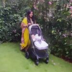 Mayuri Kyatari Instagram - Shop this amazing @hunyhuny_india Luxury comfort spacious stroller with smart one touch Z fold I am in love with it Product code HHND-GR @hunyhuny_india follow for more😊