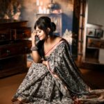 Mayuri Kyatari Instagram - Sleek and stylish, adorned in her striking black printed cotton saree commands the attention for all the official wears , a perfect blend for office , casual in modern fashion . Beautifully posed and completely justice done for the attire by @mayurikyatari , extremely talented and beautiful artist Complimenting with tasteful jewels by @beadedtreasuresjewelry Magical makeover by @makeoverby__ashagowda Best clicks by @dimaphotographystudio #instagram #instagood #photography#picture #pic #photoshoot #mayuri #formalwear #formaldress Jayanagar 3rd Block