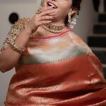Mayuri Kyatari Instagram - This video has my heart ♥️ Could be possible only with this beautiful team MUA @makeupbychandrakala 🎥 @ng.clickography Wearing @vibbinna Jewellery @beadedtreasuresjewelry #trend #style #trendingreels #photooftheday #viralvideos #art #instalike #likes #model #a #likesforlike #motivation #nature #makeup #m #mumbai #youtube #r ##silksaree #saree #sareelove #sarees #sareelovers #silksarees #silk #ethnicwear #handloom #sareesofinstagram #wedding