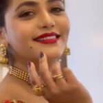 Mayuri Kyatari Instagram – ❤️ 

MUA @aadhyaraajmakeupartist1 
Jewellery @kiran.bridal.jewelry
💅 @cosmiclashesandnails