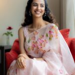 Meenakshi Chaudhary Instagram – Living in my 💭 

Styled by – @riechamallick
Outfit by – @picchika
Jewellery by – @parishrijewellery
Shot by – @im_benmoses 
Hair by- @chinnisrinu_stylist
Make up by- @chadarasapallivamsikrishna
