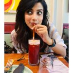 Meenakshi Chaudhary Instagram - In for some food mood 🌮🍔🥗🍟 #foodaesthetic