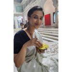 Meenakshi Chaudhary Instagram - In for some food mood 🌮🍔🥗🍟 #foodaesthetic