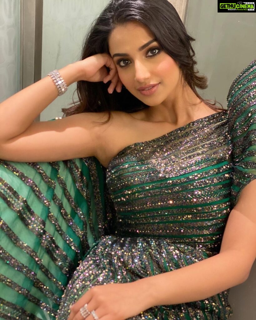 Meenakshi Chaudhary Instagram - Had my own titli 🦋 moment 🥰🫶🏽 For @siimawards Also , something beautiful about capturing the moments just as is 🥰 Styled by @riechamallick Outfit @dlmayaofficial Jewellery @karnikajewelshyd Make up @sandysartistry Hair @noori_hairstylist Dubai UAE