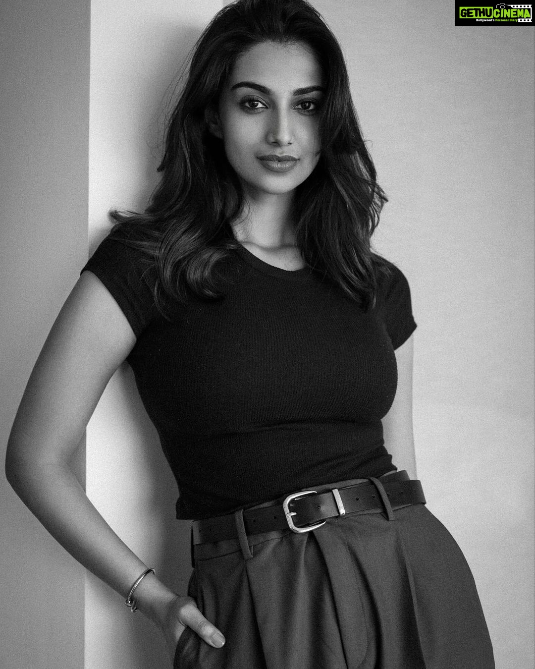 Meenakshi Chaudhary Instagram - 🐝🐝