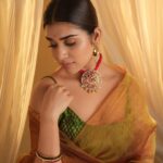 Meenakshi Govindarajan Instagram – For @sukra_jewellery
Photographed by @anitakamaraj 
Styled by @beingroofa
Make up by @anupama.krishnamachari 
Hair by @saisubha_hairstylist 
Gaffed by @vasanth.saravanan 
Location @studiojumbos