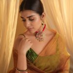 Meenakshi Govindarajan Instagram - For @sukra_jewellery Photographed by @anitakamaraj Styled by @beingroofa Make up by @anupama.krishnamachari Hair by @saisubha_hairstylist Gaffed by @vasanth.saravanan Location @studiojumbos
