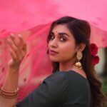 Meenakshi Govindarajan Instagram - @maybell_india @anitakamaraj 🤍