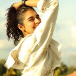 Meenakshi Govindarajan Instagram - Hold up, lemme get some Sun first ☀️ Styling: @sujitharagul Photographer: @sreekaphotography Coimbatore, Tamil Nadu