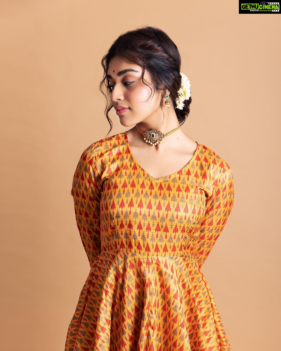 Meenakshi Govindarajan Instagram - Outfit : @tamarachennai Photography : @lakshmiijagan Hairstylist : @jamunadevraj