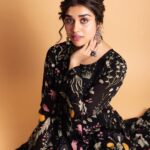 Meenakshi Govindarajan Instagram - Outfit : @tamarachennai Photography : @lakshmiijagan Hairstylist : @jamunadevraj