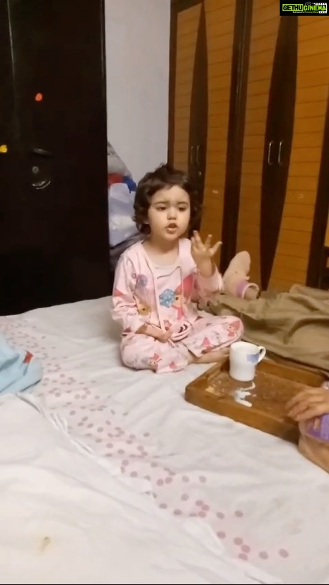 Meera Chopra Instagram - The cutest video ive seen today. I just couldnt stoo laughing. Thats @kaina.chopra being a kid. #kids #funnyvidoes #innocence #letslaugh #mybaby #kidsreels #reelsinstagram #trendingreels #kainachopra #cutebaby #cutereels #johnyjohnyyespapa