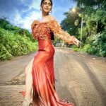 Megha Chakraborty Instagram – ‘ I’m not afraid of storms for I’m learning how to sail my ship. ‘ ❤️

Costume : @the_simsstudio @seema_patel30 
Styled by: @nidhikurda 
Click: @sahilphull 
MUA: @mukeshgupta_1988 

#meghachakraborty #starparivaarawards #starplus #celebrity #celebration #look #redcarpet #glamour