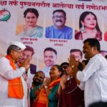 Megha Dhade Instagram - 🙏काल भाजप सांस्कृतिक प्रकोष्ट व राष्ट्रवादी काँग्रेस सांस्कृतिक विभाग यांच्या संयुक्त विद्यमानाने लक्ष्मी रोड पुणे येथे गणपती विसर्जन मिरवणुकींसाठी तसेच मानाच्या गणपतीच्या विसर्जन मिरवणूक स्वागतासाठी स्वागत कक्ष उभारण्यात आला होता , तेथे आमच्या भारतीय जनता पार्टीच्या सांस्कृतिक प्रकोष्ट महाराष्ट्र प्रदेश अध्यक्षा माननीय श्रीमती प्रियाताई बेर्डे , सरचिटणीस सुरेखाताई कुडची व शंतनु गंगणे , धनंजय वठारकर, कलावंत गौरी वनारसे व पदाधिकारी ,तसेच राष्ट्रवादी काँग्रेस सांस्कृतिक आघाडीच्या मेघा ताई घाडगे , मंगेश मोरे व अमर दादा गवळी यांची उपस्थिती होती . माजी भाजप महाराष्ट्र प्रदेशाध्यक्ष व पुण्याचे पालकमंत्री आपल्या सगळ्यांचे लाडके श्री चंद्रकांत दादा पाटील यांची देखील विशेष उपस्थिती येथे होती. या सोहळ्याचे काही खास क्षण टिपले आहेत खास तुमच्यासाठी धन्यवाद 🙏 गणपती बाप्पा मोरया 🌺 जय श्रीराम 🚩 वंदे मातरम🙏🇮🇳 @bjp4maharashtra @bjp4india @ckbawankule @chdadapatil @sudhir.mungantiwar @prreeyaberde @surekha_kudachi @shantanugangane @meghaghadge_official @amaargavali