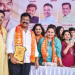 Megha Dhade Instagram - 🙏काल भाजप सांस्कृतिक प्रकोष्ट व राष्ट्रवादी काँग्रेस सांस्कृतिक विभाग यांच्या संयुक्त विद्यमानाने लक्ष्मी रोड पुणे येथे गणपती विसर्जन मिरवणुकींसाठी तसेच मानाच्या गणपतीच्या विसर्जन मिरवणूक स्वागतासाठी स्वागत कक्ष उभारण्यात आला होता , तेथे आमच्या भारतीय जनता पार्टीच्या सांस्कृतिक प्रकोष्ट महाराष्ट्र प्रदेश अध्यक्षा माननीय श्रीमती प्रियाताई बेर्डे , सरचिटणीस सुरेखाताई कुडची व शंतनु गंगणे , धनंजय वठारकर, कलावंत गौरी वनारसे व पदाधिकारी ,तसेच राष्ट्रवादी काँग्रेस सांस्कृतिक आघाडीच्या मेघा ताई घाडगे , मंगेश मोरे व अमर दादा गवळी यांची उपस्थिती होती . माजी भाजप महाराष्ट्र प्रदेशाध्यक्ष व पुण्याचे पालकमंत्री आपल्या सगळ्यांचे लाडके श्री चंद्रकांत दादा पाटील यांची देखील विशेष उपस्थिती येथे होती. या सोहळ्याचे काही खास क्षण टिपले आहेत खास तुमच्यासाठी धन्यवाद 🙏 गणपती बाप्पा मोरया 🌺 जय श्रीराम 🚩 वंदे मातरम🙏🇮🇳 @bjp4maharashtra @bjp4india @ckbawankule @chdadapatil @sudhir.mungantiwar @prreeyaberde @surekha_kudachi @shantanugangane @meghaghadge_official @amaargavali