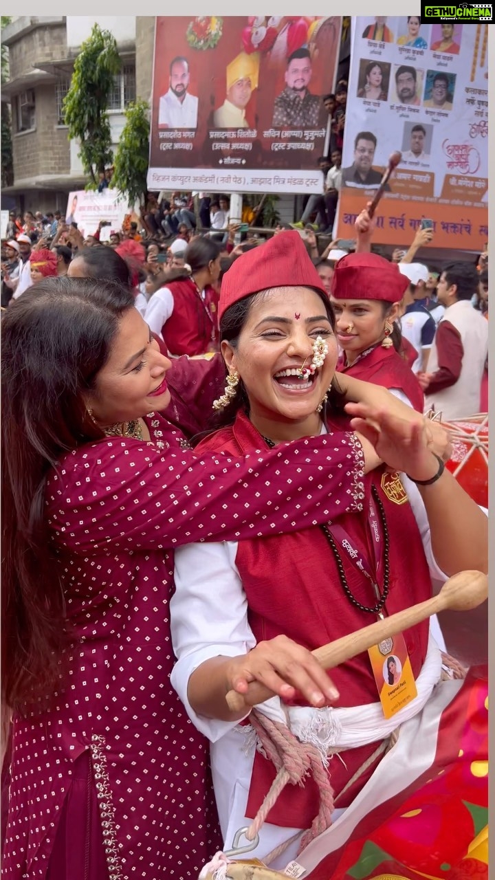 Megha Dhade Instagram - बाप्पा ची पुणेरी थाटात मिरवणूक 🥁🪘🎺🎼🙏🏻💕 Laxmi Road, Pune