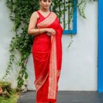 Meghana Gaonkar Instagram - My absolute favourites - Red and sarees. ♥️💫 ~ Curated by @sankalpa_angadi Photography: @framesbyvikaskakolu Styling: @sahanastylediary Make up & Hair: @makeovers_sudhanatesh Blouse: @srilakshmi_fashion_mangalore