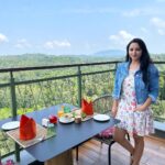 Meghana Gaonkar Instagram - Breakfast with a view🤌 ~ @greattrailswayanad @greattrailsbygrt #Wayanad #Kerala #BreakfastWithAView GReaT trails Wayanad by GRT Hotels