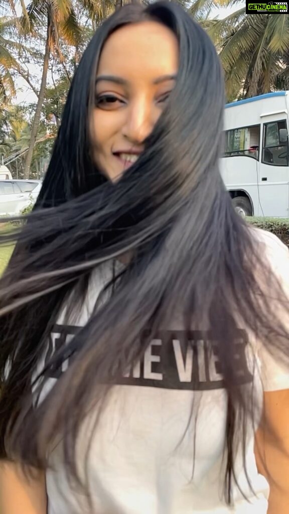 Meghana Gaonkar Instagram - Sunset on our film set🧡 ~ Hair & Make up: @raghu_makeup @lathachinnagirigowda
