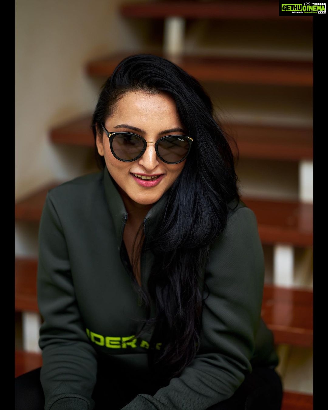 Meghana Gaonkar Instagram - Just a vain social media update🤟🕶️💫 #September2023 Photography & edit credits: @framesbyvikaskakolu