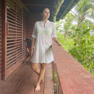 Meghana Gaonkar Instagram - That one time I thought of going for a swim in the ocean(not!) but instead just got ready and posed for self. 💚
