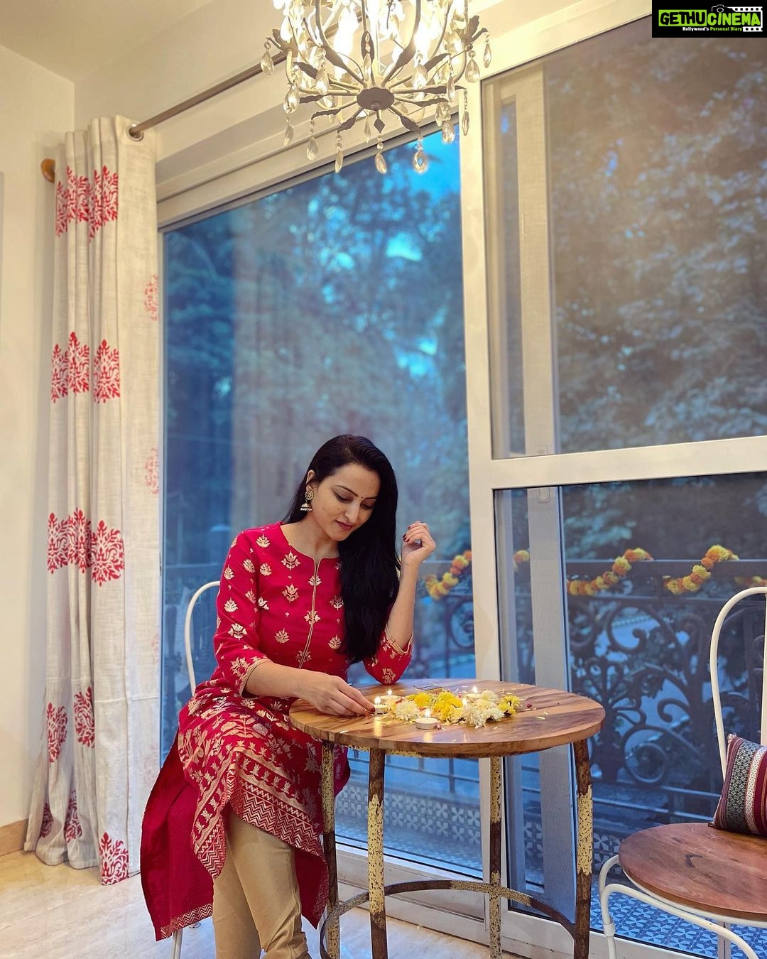 Meghana Gaonkar Instagram - ದೀಪಾವಳಿ ೨೦೨೧ ✨🪔