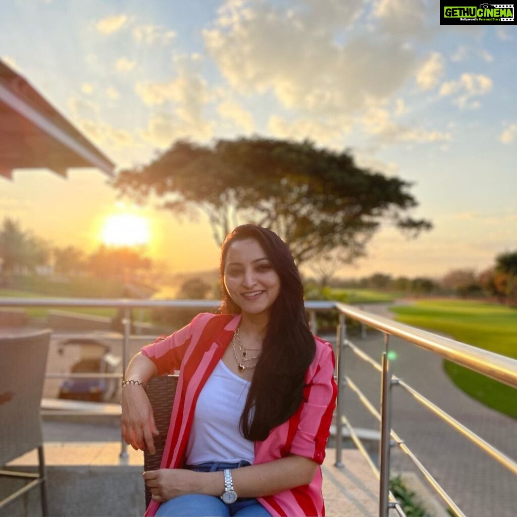 Meghana Gaonkar Instagram - Your sunset dose 💖