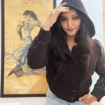 Meghana Gaonkar Instagram - Baby, hoodie season is here. 🤟