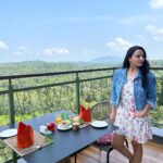 Meghana Gaonkar Instagram - Breakfast with a view🤌 ~ @greattrailswayanad @greattrailsbygrt #Wayanad #Kerala #BreakfastWithAView GReaT trails Wayanad by GRT Hotels