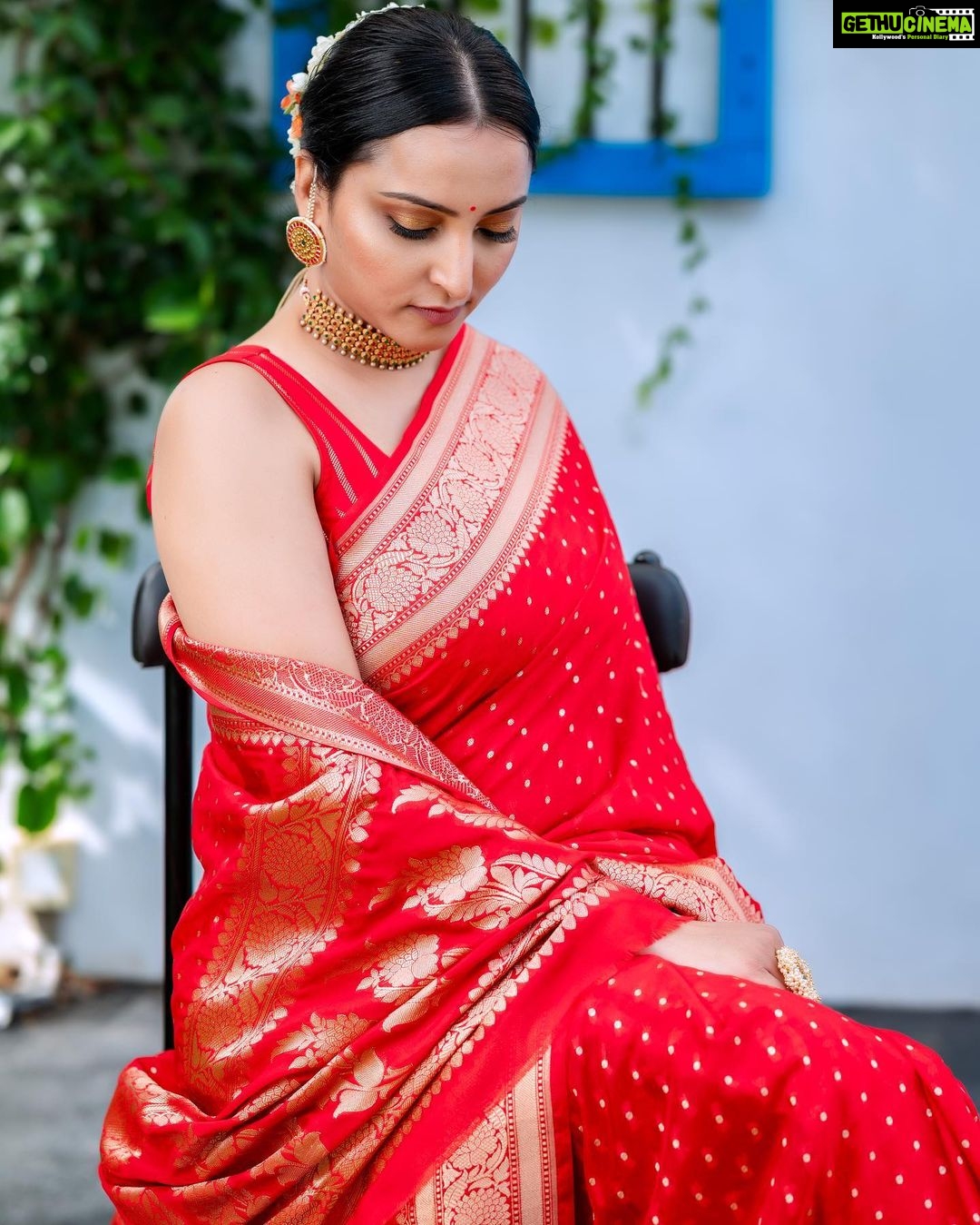 Meghana Gaonkar Instagram - Last of this series!!! 🤌 ~ Curated by @sankalpa_angadi Photography: @framesbyvikaskakolu Styling: @sahanastylediary Make up & Hair: @makeovers_sudhanatesh