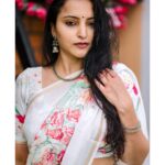 Meghana Gaonkar Instagram - 🌺 ~ For @sankalpa_angadi styled by @sahanastylediary clicked by @framesbyvikaskakolu & make up by @makeovers_sudhanatesh