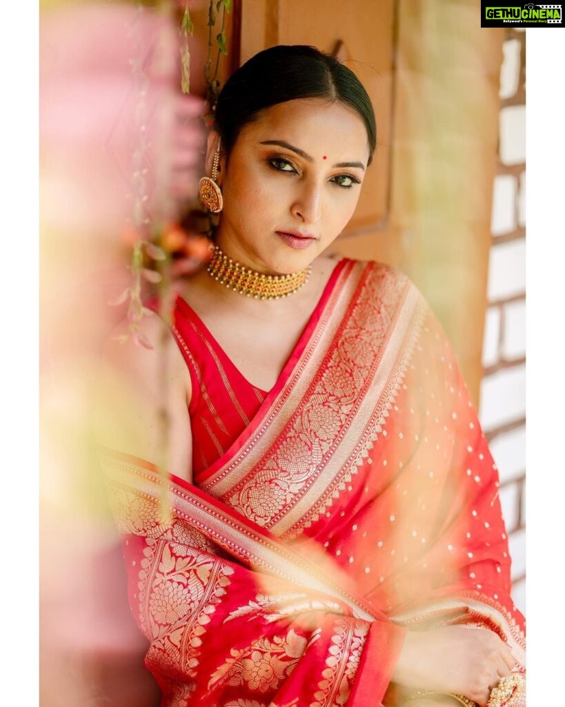 Meghana Gaonkar Instagram - Curated by @sankalpa_angadi Photography: @framesbyvikaskakolu Styling: @sahanastylediary Make up & Hair: @makeovers_sudhanatesh Blouse: @srilakshmi_fashion_mangalore