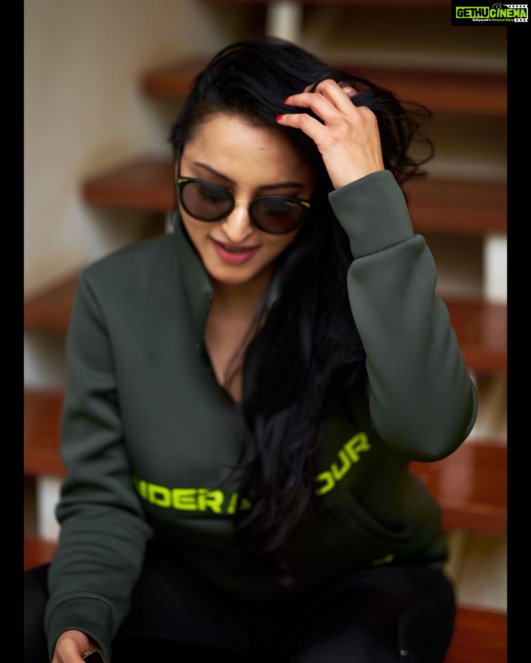 Meghana Gaonkar Instagram - Just a vain social media update🤟🕶️💫 #September2023 Photography & edit credits: @framesbyvikaskakolu