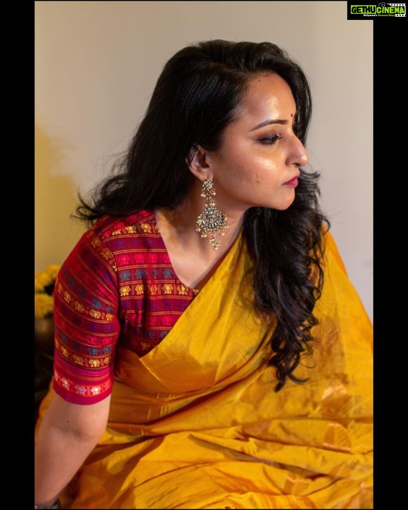 Meghana Gaonkar Instagram - Every saree tells a story. 🍁 @nerige.story