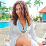 Meghna Naidu Instagram - Life in white is just Right !!! #white #poolday #whitevibes #positivequotes #positivethinking #photooftheday #vibecheck