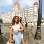 Meghna Naidu Instagram - Touristgiri with Mr. Husbandji ❤️ Thank youuuu @sona.e.naidu for being the best entertainer and photographer ever !!! #mumbaimerijaan #mumbaikar #backhome #homesweethome #mumbailife #indianme Mumbai, Maharashtra