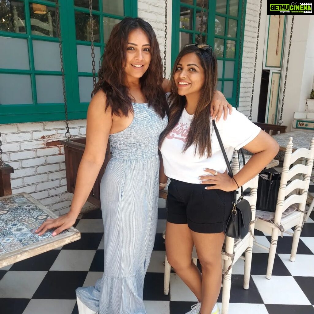 Meghna Naidu Instagram - Mumbai + Meri Behen = Perfect !!! #mumbaidiaries #photooftheday #sisterlove #sistersquad #meghnanaidu Mumbai, Maharashtra