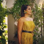Meghna Naidu Instagram - Once upon a time... I wore a gold jumpsuit from the @thearab_crab #throwback #throwbackmemories #meghnanaidu Dubai, United Arab Emirates
