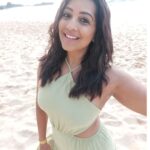 Meghna Naidu Instagram - Happy 2023 to all of you ❤️ #happynewyear #happynewyear2023 #thankfulfortoday #blessedtobealive #gratefulheart #srilankadaily #srilankatravel Angel Beach Unawatuna